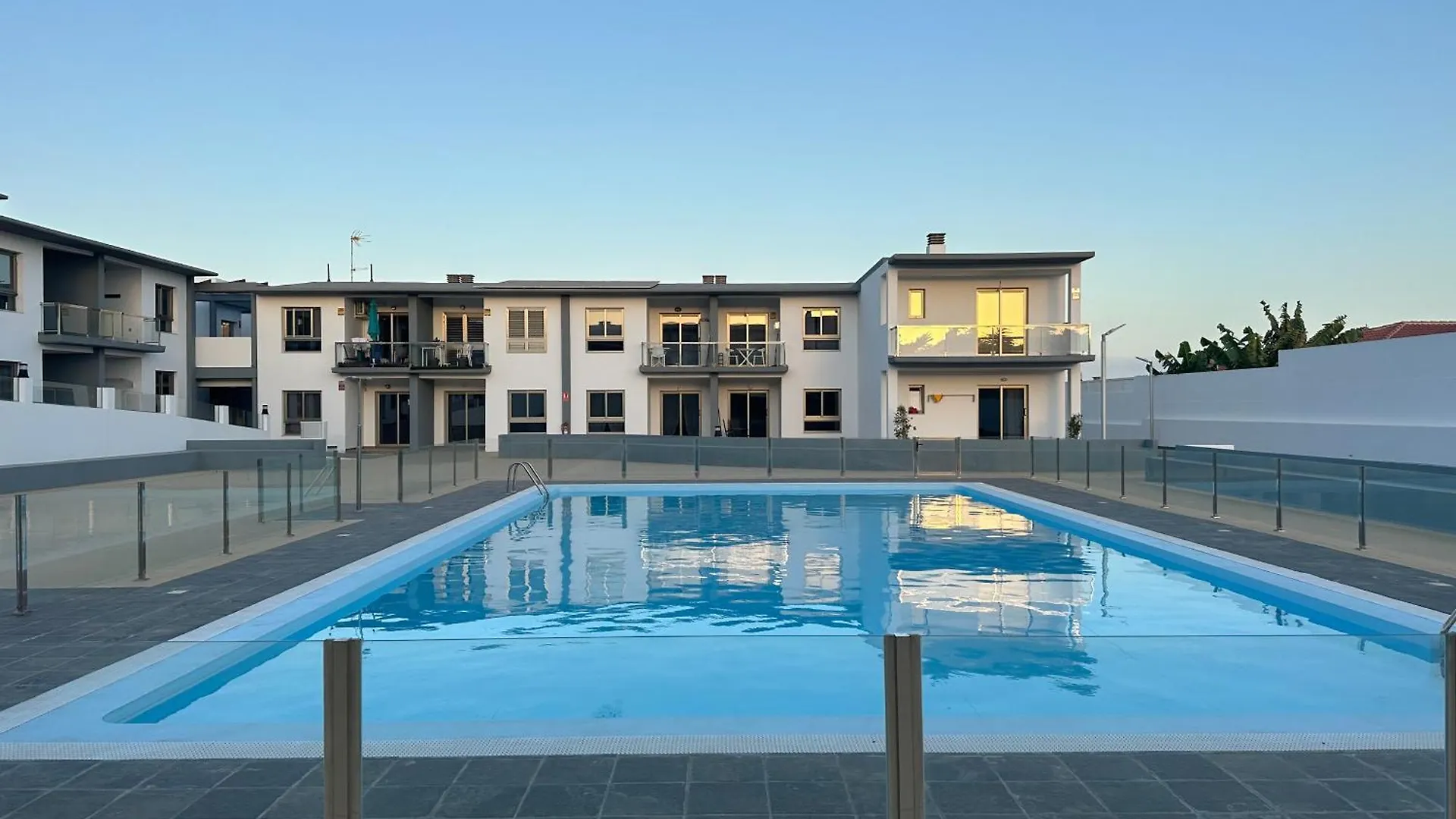 Apartamento Con Vista Al Marの連絡先